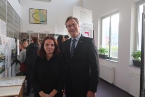 predsednica_komisije_mojca_gregorski_univ._dipl._inz._arh._in_zupan_dr._vladimir_prebilic