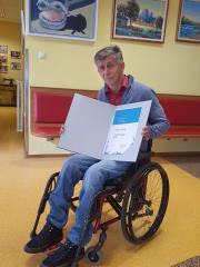 Željko Vertelj je plaketo prevzel v DSO Kočevje