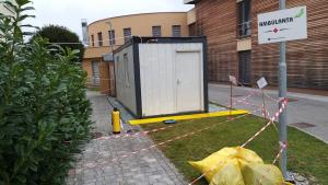 Kontejner za slačenje kontaminirane zaščitne opreme