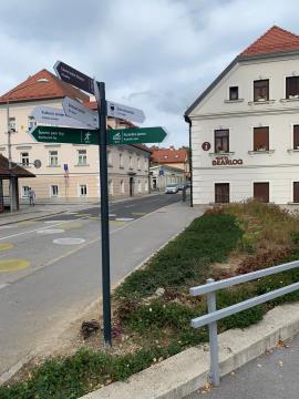 Peš kažipot v mestu