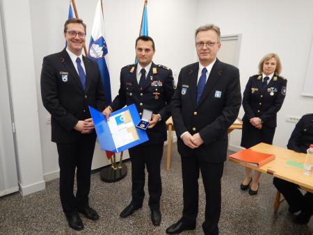 Župan, Igor Kalinič in poveljnik CZ Gašparac- podelitev priznanja CZ