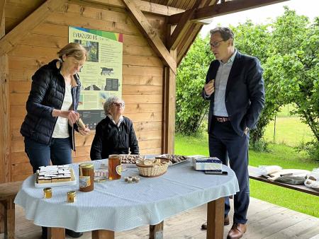 IMG-1932ce98c3c95b98d93ead9fe682c49c-V