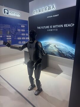 Na sejmu predstavljen robot