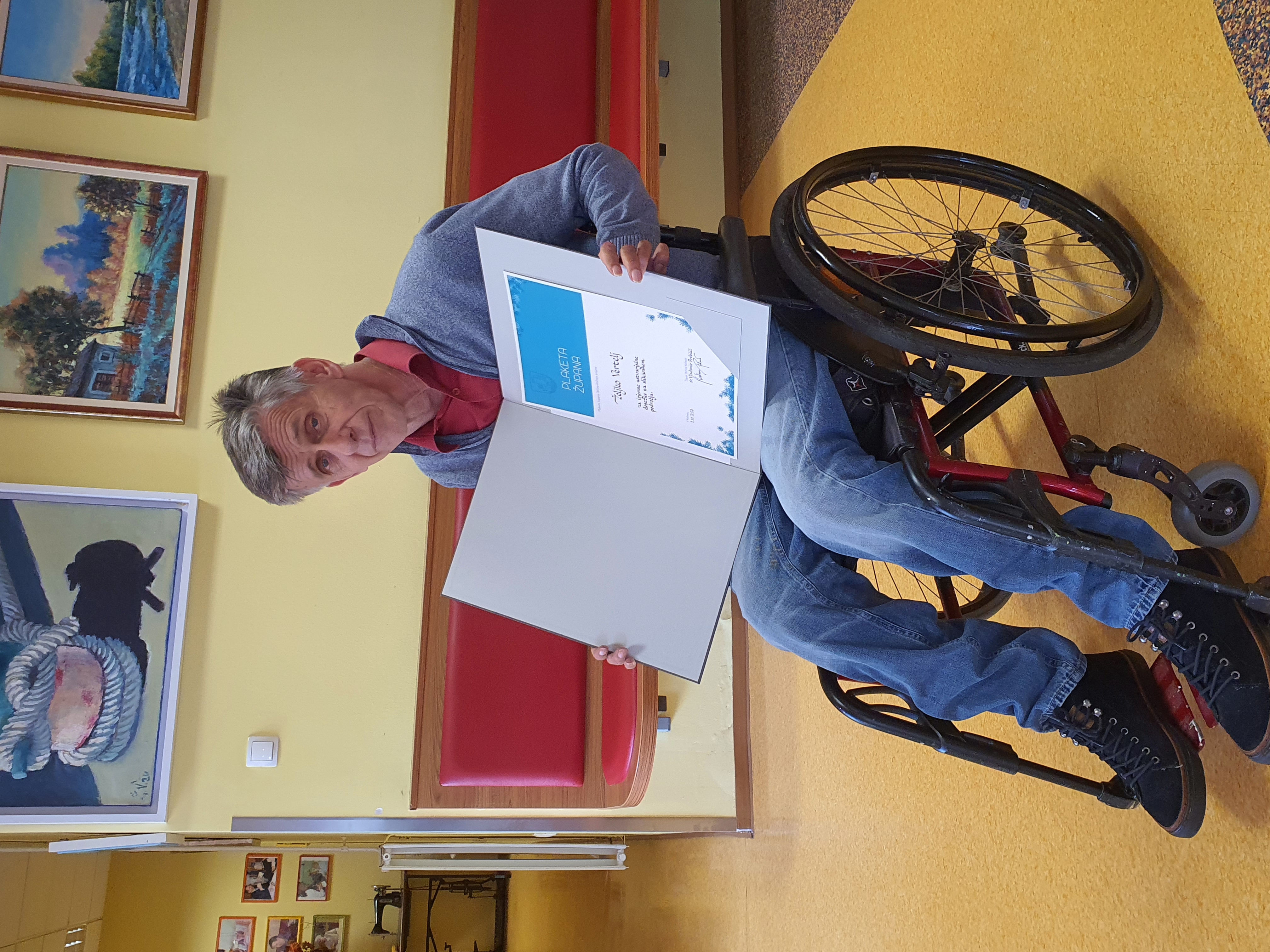 Željko Vertelj je plaketo zaradi razmer prejel v DSO Kočevje